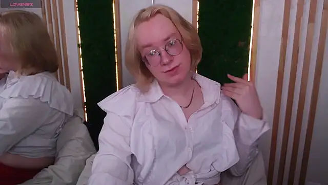 Amanda Butlerr online show from 07-14-26, 08:03