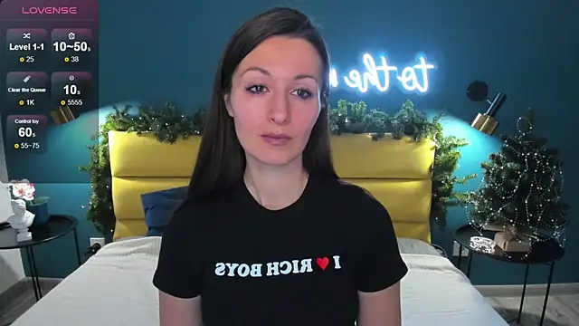 Snapshot of Joan_Nelson chatting on 12-18-25, 01:33 Joan Nelson online show from 12-18-25, 01:33