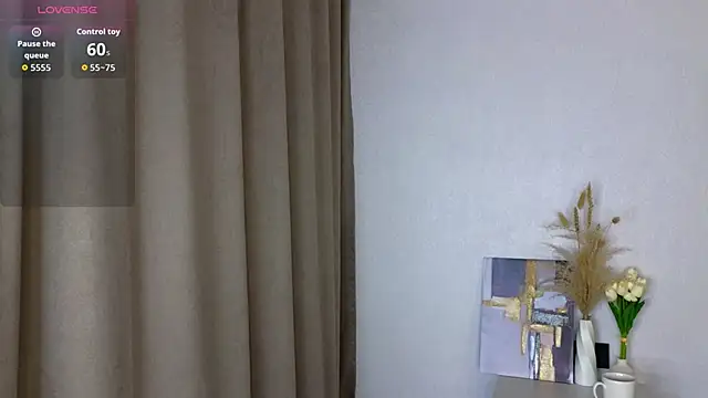 Snapshot of SuzanneHowse chatting on 03-30-26, 04:30 SuzanneHowse online show from 03-30-26, 04:30