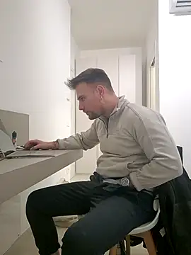 Snapshot of mrlyuis chatting on 12-15-25, 05:17 mrlyuis online show from 12-15-25, 05:17