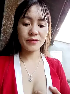 Snapshot of TinTim02 chatting on 11-15-25, 09:28 TinTim02 online show from 11-15-25, 09:28