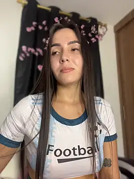 Snapshot of Scarlett05 chatting on 06-30-26, 02:01 Scarlett05 online show from 06-30-26, 02:01