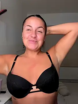 Snapshot of AlyssaAngell chatting on 11-03-25, 08:21 AlyssaAngell online show from 11-03-25, 08:21