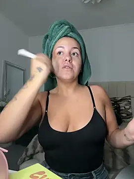 Snapshot of AlyssaAngell chatting on 11-07-25, 09:42 AlyssaAngell online show from 11-07-25, 09:42