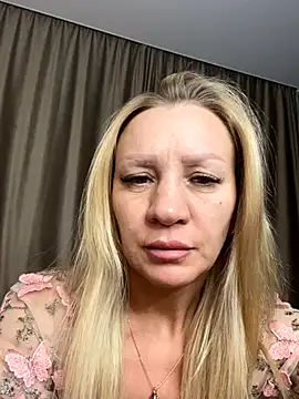 Snapshot of Bellissa_ chatting on 11-10-25, 12:59 Bellissa online show from 11-10-25, 12:59