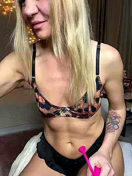 Snapshot of Bellissa_ chatting on 12-01-25, 01:49 Bellissa online show from 12-01-25, 01:49