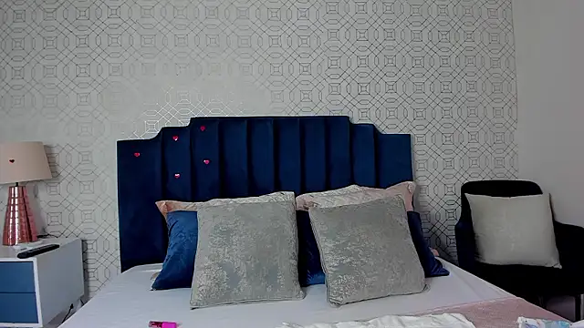 ashleythompson2025 online show from 03-06-26, 04:47