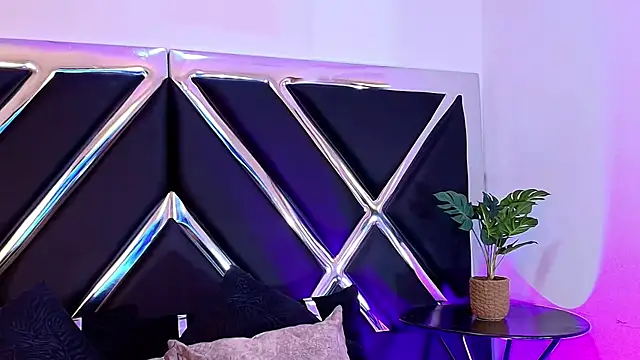 AlekRuizx online show from 10-05-25, 03:27