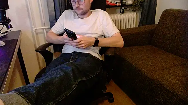 ChefDeLust online show from 10-31-25, 06:09