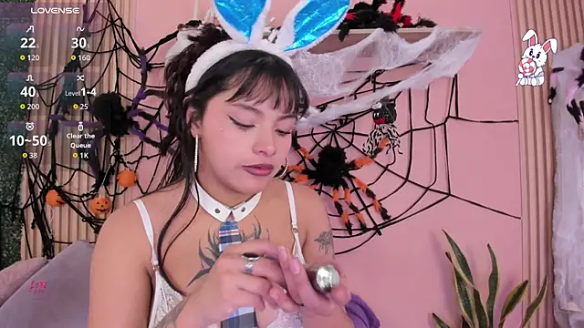 Mia zafir online show from 10-30-25, 03:30