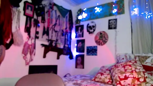 Snapshot of MistressMariam_ chatting on 12-16-25, 11:43 MistressMariam online show from 12-16-25, 11:43