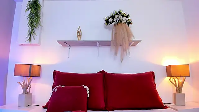 Snapshot of LuciaBenett_ chatting on 11-03-25, 06:53 LuciaBenett online show from 11-03-25, 06:53