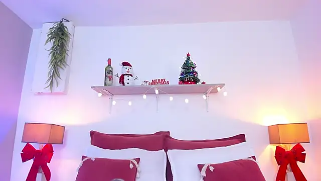 Snapshot of LuciaBenett_ chatting on 12-02-25, 07:20 LuciaBenett online show from 12-02-25, 07:20