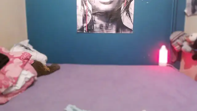 NADINNNE online show from 04-14-26, 07:09