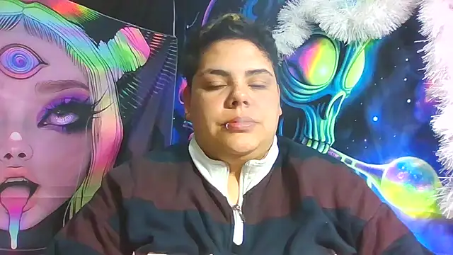 Snapshot of Hailey_Curvy chatting on 12-21-25, 01:35 Hailey Curvy online show from 12-21-25, 01:35