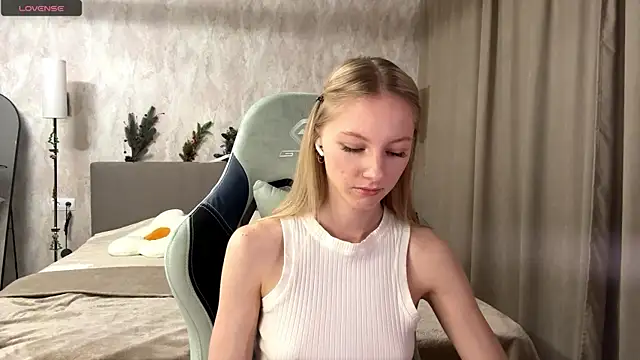 BrightAnnie online show from 12-17-25, 02:12