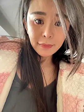 Snapshot of penny996 chatting on 03-12-26, 04:40 penny996 online show from 03-12-26, 04:40