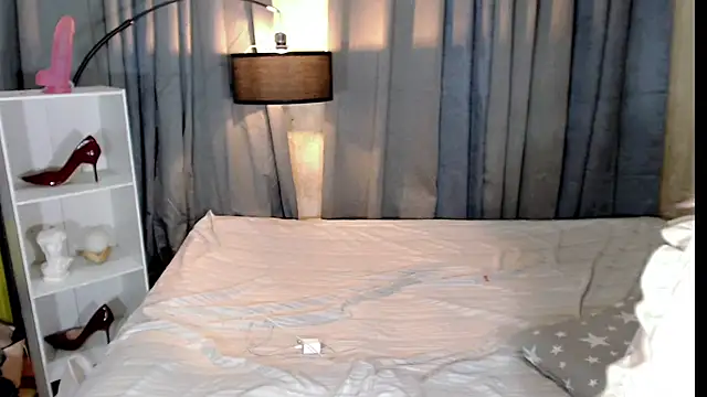 Snapshot of Alison_mooreX chatting on 12-05-25, 02:58 Alison mooreX online show from 12-05-25, 02:58