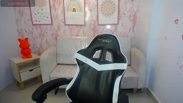 Kylie ch1 online show from 10-28-25, 10:52