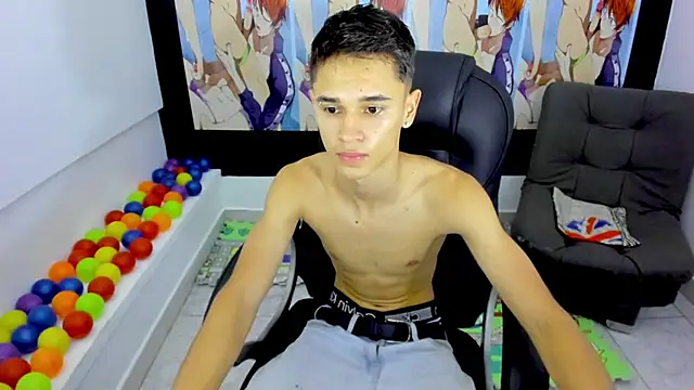 Snapshot of Aron_Boyy chatting on 09-14-25, 01:43 Aron Boyy online show from 09-14-25, 01:43