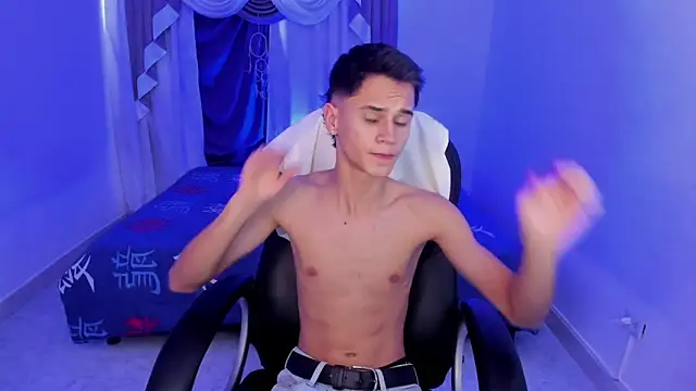 Snapshot of Aron_Boyy chatting on 09-27-25, 09:31 Aron Boyy online show from 09-27-25, 09:31