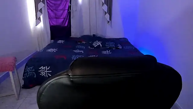 Snapshot of Aron_Boyy chatting on 10-10-25, 08:08 Aron Boyy online show from 10-10-25, 08:08