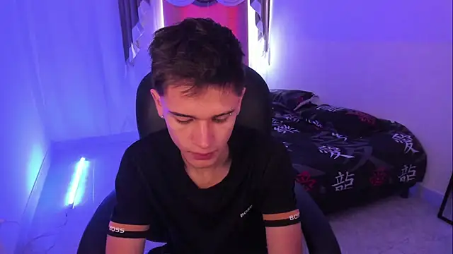 Snapshot of Aron_Boyy chatting on 12-01-25, 07:30 Aron Boyy online show from 12-01-25, 07:30