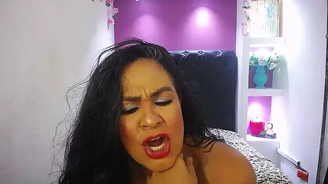 Snapshot of FunnyMatureXxX chatting on 01-07-26, 09:39 FunnyMatureXxX online show from 01-07-26, 09:39