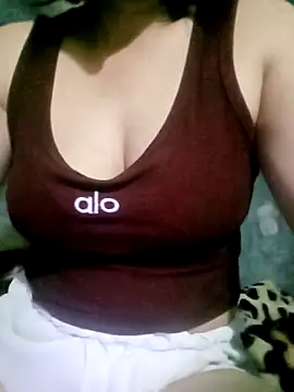 Snapshot of Surrilove chatting on 10-28-25, 03:47 Surrilove online show from 10-28-25, 03:47