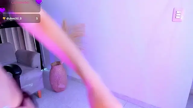 chloegils  online show from 11-01-25, 01:57