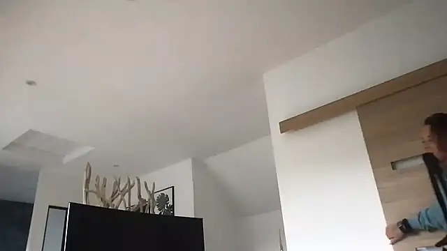 AmyStone   online show from 10-28-25, 09:13