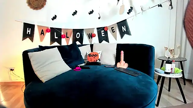 alissonbronw     online show from 10-21-25, 08:09