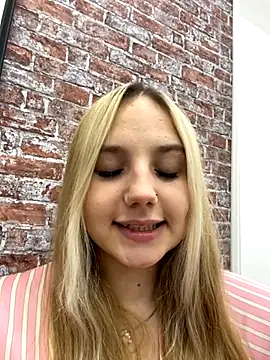 Sky Cutie online show from 09-09-25, 04:23