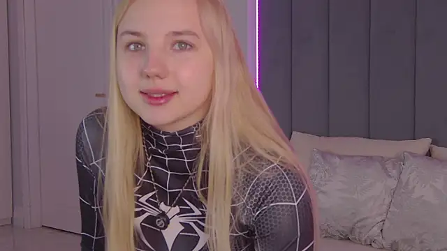 Sky Cutie online show from 04-15-26, 04:30