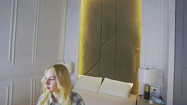 Sky Cutie online show from 05-15-26, 04:41