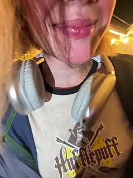 SweetBunnyGF online show from 05-25-26, 01:00