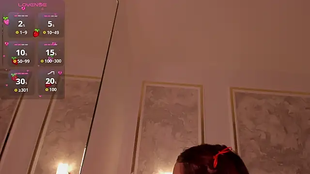 doll eyees  online show from 10-10-25, 02:21