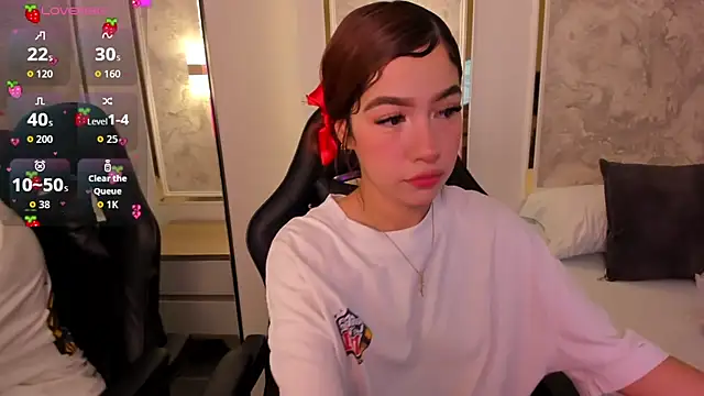 doll eyees  online show from 10-11-25, 07:12