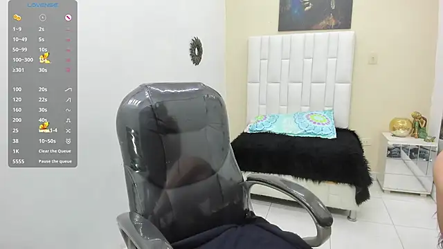 Snapshot of venus_cortez chatting on 11-12-25, 05:57 venus cortez online show from 11-12-25, 05:57