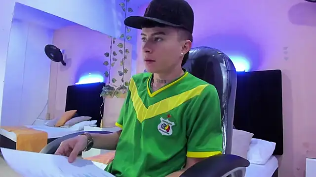 Nascary Fox online show from 12-05-25, 07:21