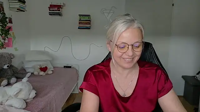 Linsy Kim online show from 04-15-26, 02:02