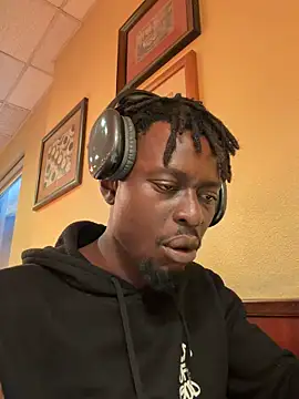 Snapshot of Vikehim chatting on 11-11-25, 07:30 Vikehim online show from 11-11-25, 07:30