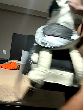 Snapshot of Vikehim chatting on 11-12-25, 07:09 Vikehim online show from 11-12-25, 07:09