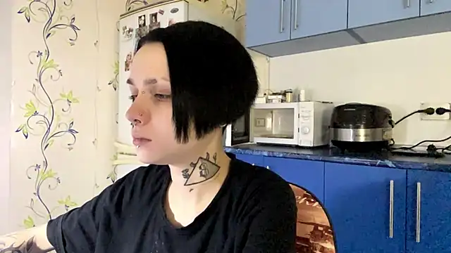 Snapshot of CandaceBlaze chatting on 10-08-25, 08:17 CandaceBlaze online show from 10-08-25, 08:17