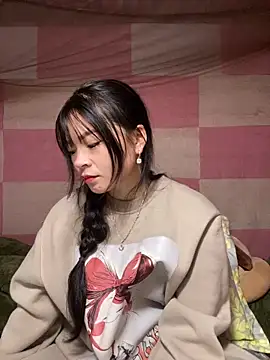 Snapshot of Aminotran chatting on 11-01-25, 01:13 Aminotran online show from 11-01-25, 01:13