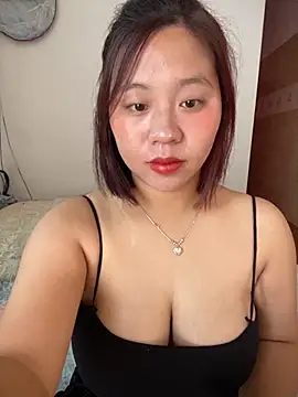 Snapshot of maianhcute chatting on 10-23-25, 01:49 maianhcute online show from 10-23-25, 01:49