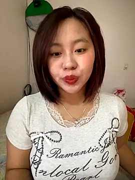 Snapshot of maianhcute chatting on 11-17-25, 01:11 maianhcute online show from 11-17-25, 01:11