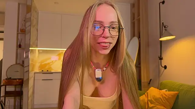 BritaKiss online show from 03-25-26, 03:23