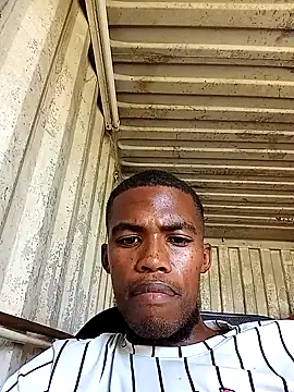 Snapshot of Basslanie chatting on 12-03-25, 11:30 Basslanie online show from 12-03-25, 11:30