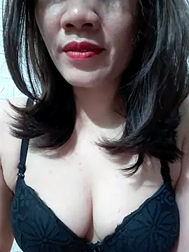 Snapshot of Singlemom69x chatting on 05-14-26, 02:02 Singlemom69x online show from 05-14-26, 02:02